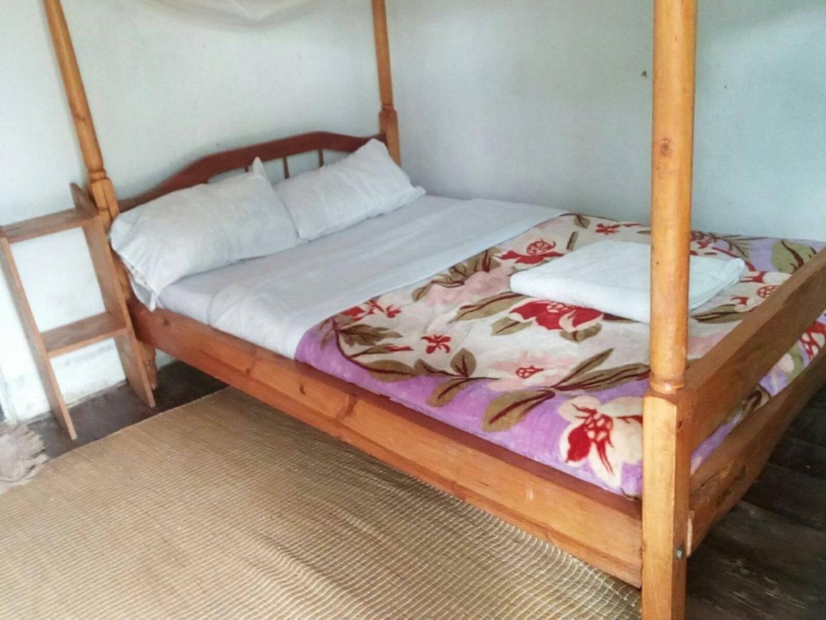 Ruhija Community Rest Camp Bed & Breakfast Kabale Exterior foto